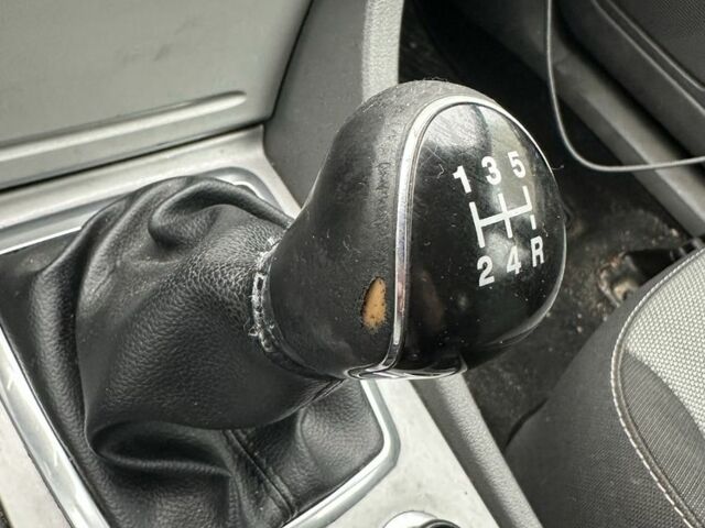 Сірий Форд Фокус, об'ємом двигуна 1.6 л та пробігом 295 тис. км за 4500 $, фото 14 на Automoto.ua