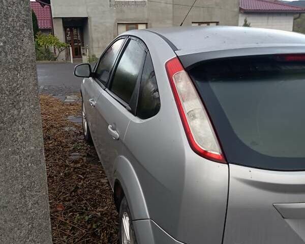 Сірий Форд Фокус, об'ємом двигуна 1.39 л та пробігом 276 тис. км за 4650 $, фото 3 на Automoto.ua