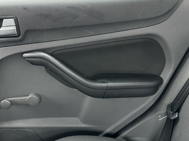 Сірий Форд Фокус, об'ємом двигуна 1.6 л та пробігом 295 тис. км за 4500 $, фото 12 на Automoto.ua