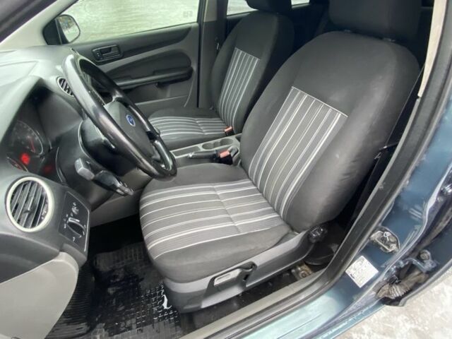 Серый Форд Фокус, объемом двигателя 1.4 л и пробегом 350 тыс. км за 4199 $, фото 19 на Automoto.ua