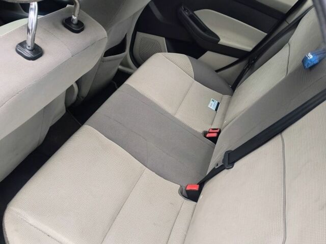 Сірий Форд Фокус, об'ємом двигуна 2 л та пробігом 260 тис. км за 3500 $, фото 7 на Automoto.ua