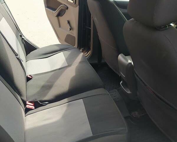 Сірий Форд Фокус, об'ємом двигуна 1.6 л та пробігом 92 тис. км за 6800 $, фото 3 на Automoto.ua