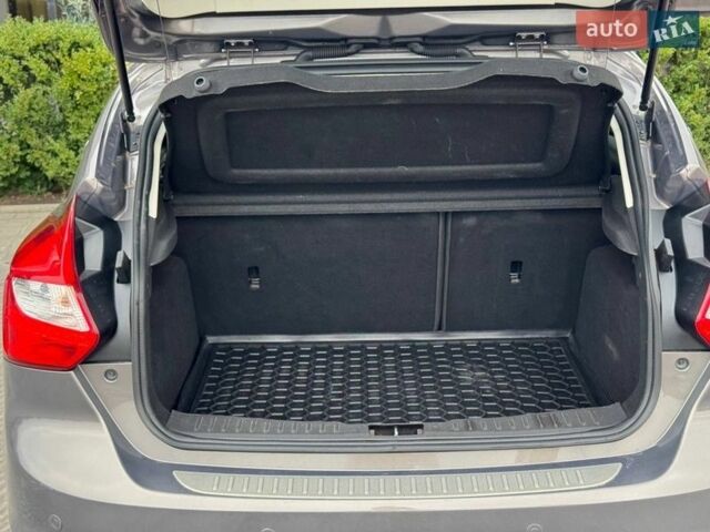 Сірий Форд Фокус, об'ємом двигуна 1.6 л та пробігом 193 тис. км за 7999 $, фото 57 на Automoto.ua