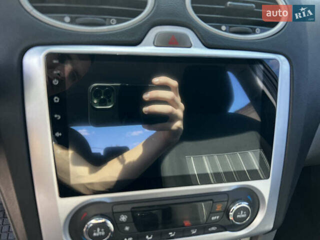 Сірий Форд Фокус, об'ємом двигуна 1.6 л та пробігом 274 тис. км за 7000 $, фото 15 на Automoto.ua