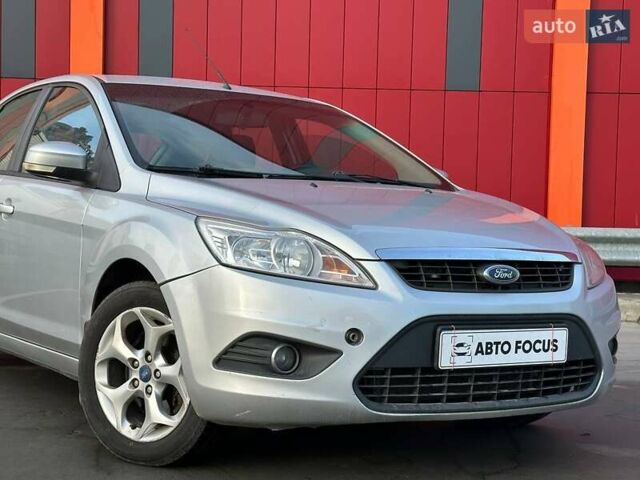 Серый Форд Фокус, объемом двигателя 2 л и пробегом 267 тыс. км за 5990 $, фото 1 на Automoto.ua