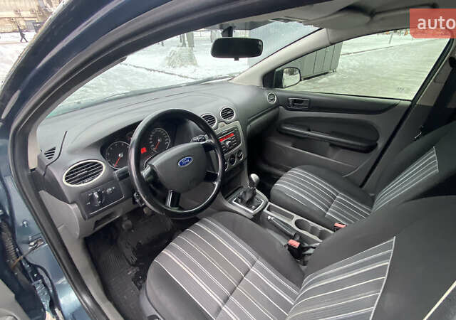 Серый Форд Фокус, объемом двигателя 1.39 л и пробегом 350 тыс. км за 4199 $, фото 15 на Automoto.ua