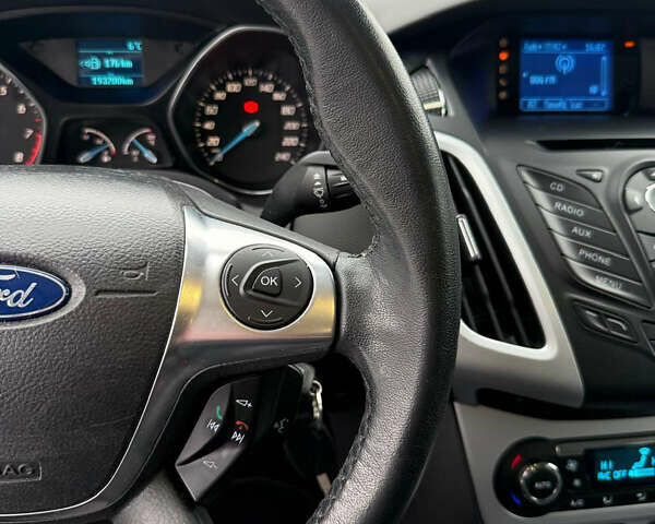 Серый Форд Фокус, объемом двигателя 1.6 л и пробегом 193 тыс. км за 6000 $, фото 17 на Automoto.ua