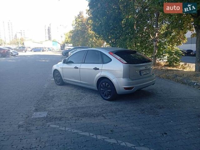 Серый Форд Фокус, объемом двигателя 1.39 л и пробегом 250 тыс. км за 4400 $, фото 5 на Automoto.ua