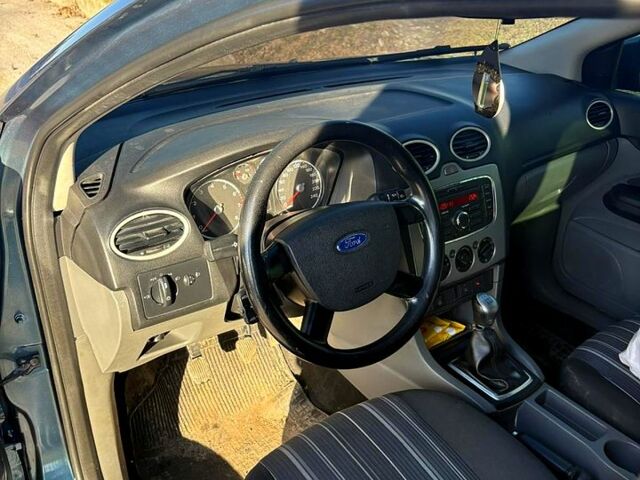 Серый Форд Фокус, объемом двигателя 1.4 л и пробегом 186 тыс. км за 6600 $, фото 7 на Automoto.ua