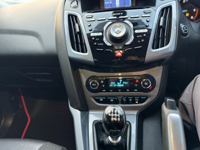 Серый Форд Фокус, объемом двигателя 1.6 л и пробегом 179 тыс. км за 4299 $, фото 14 на Automoto.ua