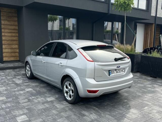 Серый Форд Фокус, объемом двигателя 1.6 л и пробегом 275 тыс. км за 6400 $, фото 4 на Automoto.ua