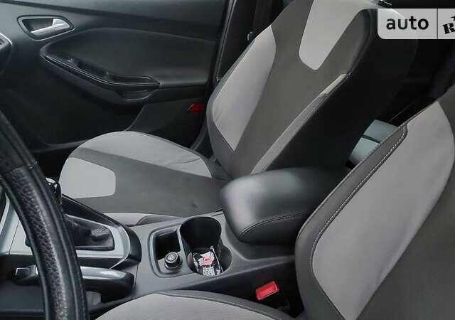 Серый Форд Фокус, объемом двигателя 1.6 л и пробегом 270 тыс. км за 5650 $, фото 12 на Automoto.ua