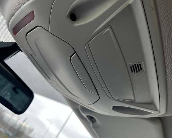 Сірий Форд Фокус, об'ємом двигуна 1.6 л та пробігом 220 тис. км за 7500 $, фото 28 на Automoto.ua