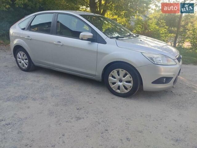 Серый Форд Фокус, объемом двигателя 1.6 л и пробегом 260 тыс. км за 5500 $, фото 4 на Automoto.ua