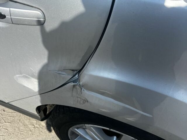 Сірий Форд Фокус, об'ємом двигуна 2 л та пробігом 207 тис. км за 5500 $, фото 4 на Automoto.ua