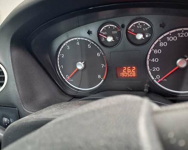 Серый Форд Фокус, объемом двигателя 1.4 л и пробегом 190 тыс. км за 5500 $, фото 1 на Automoto.ua