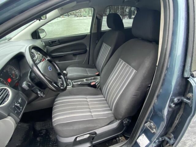 Серый Форд Фокус, объемом двигателя 1.4 л и пробегом 350 тыс. км за 4199 $, фото 14 на Automoto.ua