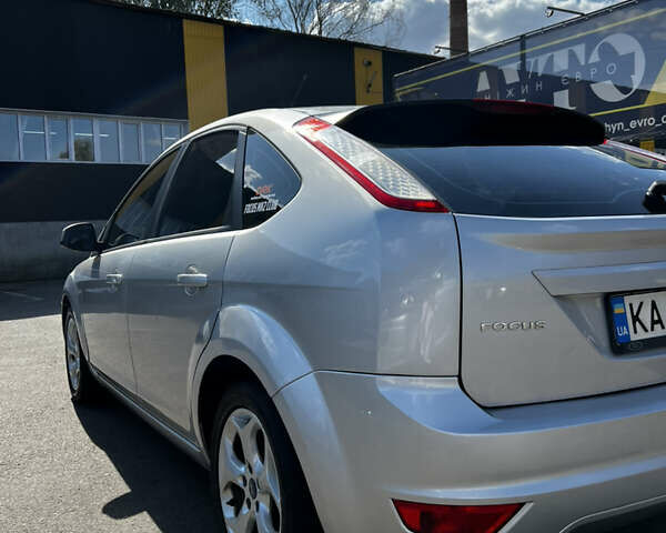 Сірий Форд Фокус, об'ємом двигуна 1.6 л та пробігом 274 тис. км за 7000 $, фото 6 на Automoto.ua