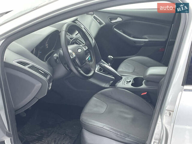 Серый Форд Фокус, объемом двигателя 1.6 л и пробегом 211 тыс. км за 7900 $, фото 11 на Automoto.ua