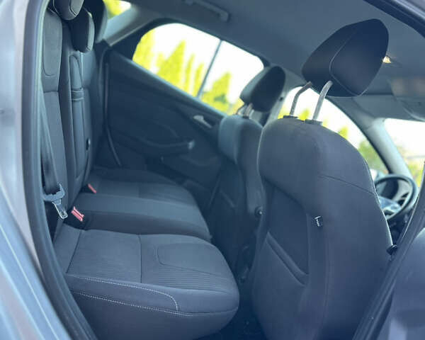 Сірий Форд Фокус, об'ємом двигуна 1.6 л та пробігом 235 тис. км за 7450 $, фото 60 на Automoto.ua