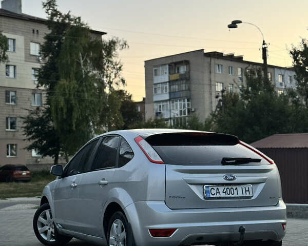 Серый Форд Фокус, объемом двигателя 1.6 л и пробегом 241 тыс. км за 5900 $, фото 1 на Automoto.ua
