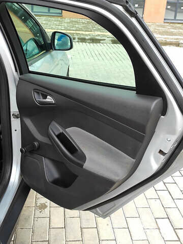 Серый Форд Фокус, объемом двигателя 1.6 л и пробегом 252 тыс. км за 7500 $, фото 8 на Automoto.ua