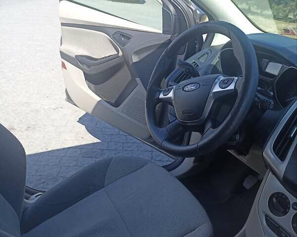 Сірий Форд Фокус, об'ємом двигуна 2 л та пробігом 197 тис. км за 7300 $, фото 11 на Automoto.ua
