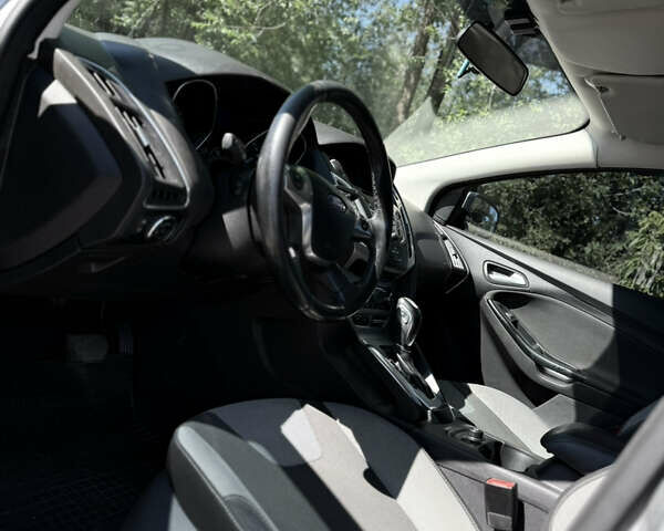 Сірий Форд Фокус, об'ємом двигуна 1.6 л та пробігом 239 тис. км за 8000 $, фото 16 на Automoto.ua