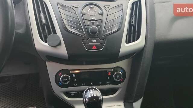 Серый Форд Фокус, объемом двигателя 1.6 л и пробегом 250 тыс. км за 6650 $, фото 19 на Automoto.ua