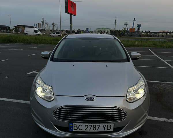 Сірий Форд Фокус, об'ємом двигуна 0 л та пробігом 87 тис. км за 8200 $, фото 48 на Automoto.ua