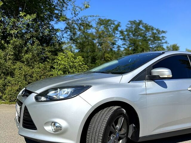 Сірий Форд Фокус, об'ємом двигуна 1.6 л та пробігом 239 тис. км за 8000 $, фото 2 на Automoto.ua