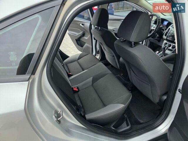 Серый Форд Фокус, объемом двигателя 2 л и пробегом 233 тыс. км за 6333 $, фото 56 на Automoto.ua