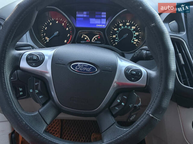 Серый Форд Фокус, объемом двигателя 2 л и пробегом 234 тыс. км за 7400 $, фото 2 на Automoto.ua