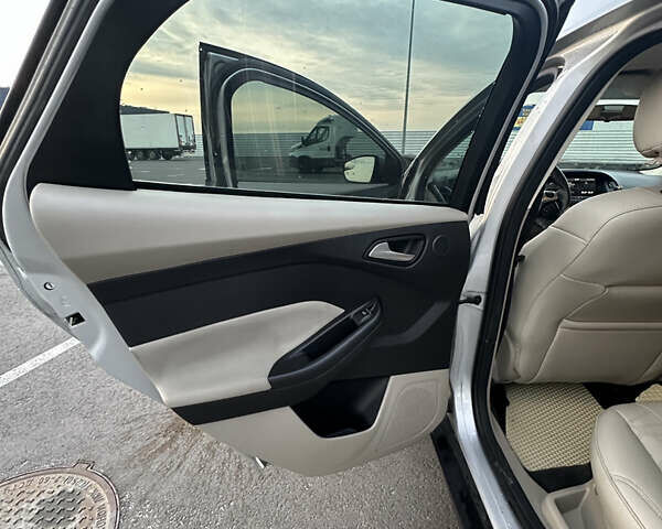 Сірий Форд Фокус, об'ємом двигуна 0 л та пробігом 87 тис. км за 8200 $, фото 24 на Automoto.ua