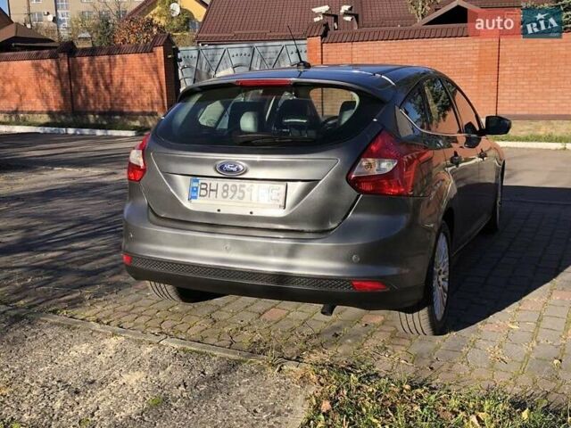 Серый Форд Фокус, объемом двигателя 2 л и пробегом 225 тыс. км за 5900 $, фото 4 на Automoto.ua