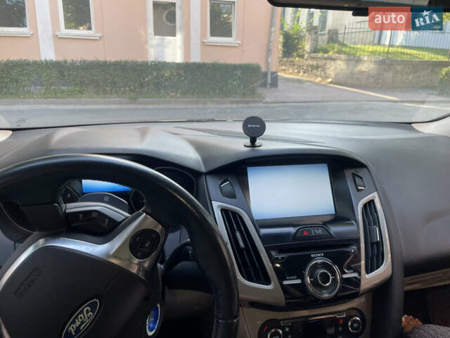 Форд Фокус 2012 у Золочів на Automoto.ua Сірий Форд Фокус, об'ємом двигуна 2.02 л та пробігом 146 тис. км за 7400 $, фото 5 на Automoto.ua