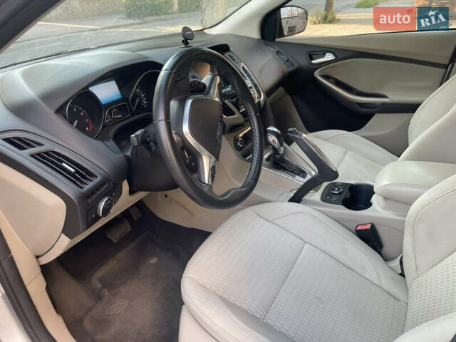 Форд Фокус 2012 у Золочів на Automoto.ua Сірий Форд Фокус, об'ємом двигуна 2.02 л та пробігом 146 тис. км за 7400 $, фото 6 на Automoto.ua