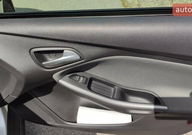 Сірий Форд Фокус, об'ємом двигуна 1.6 л та пробігом 249 тис. км за 6900 $, фото 51 на Automoto.ua