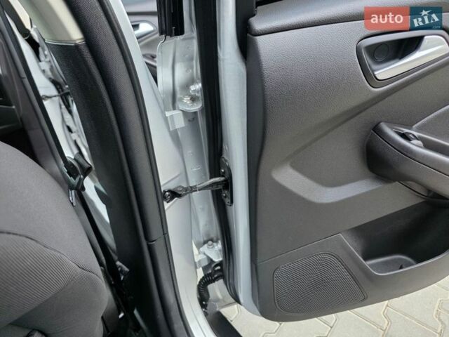 Серый Форд Фокус, объемом двигателя 2 л и пробегом 233 тыс. км за 6333 $, фото 57 на Automoto.ua