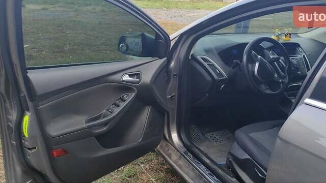 Серый Форд Фокус, объемом двигателя 1.6 л и пробегом 250 тыс. км за 6650 $, фото 28 на Automoto.ua