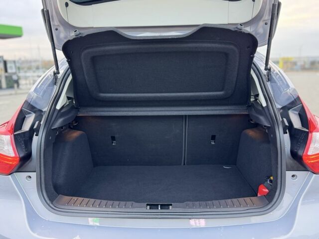 Сірий Форд Фокус, об'ємом двигуна 1.6 л та пробігом 175 тис. км за 3999 $, фото 10 на Automoto.ua