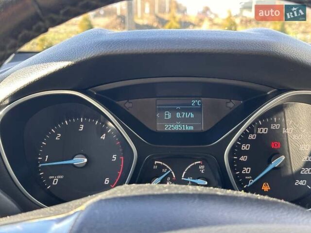 Серый Форд Фокус, объемом двигателя 1.56 л и пробегом 225 тыс. км за 8500 $, фото 10 на Automoto.ua