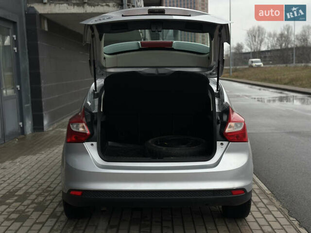 Сірий Форд Фокус, об'ємом двигуна 1.6 л та пробігом 249 тис. км за 7400 $, фото 16 на Automoto.ua