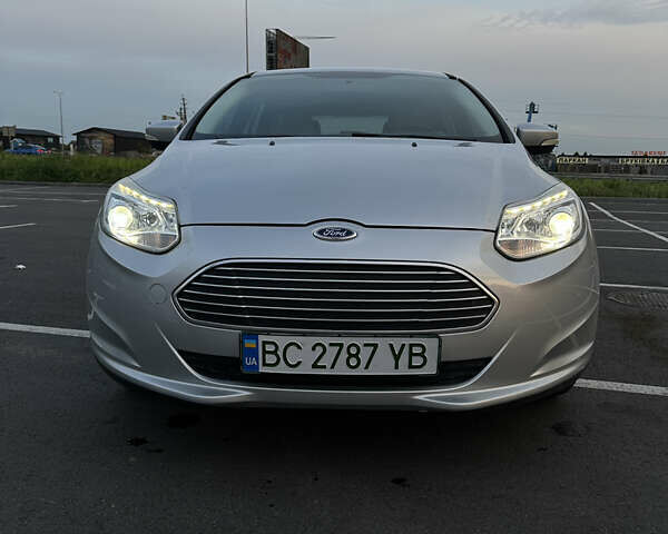 Серый Форд Фокус, объемом двигателя 0 л и пробегом 87 тыс. км за 8200 $, фото 47 на Automoto.ua