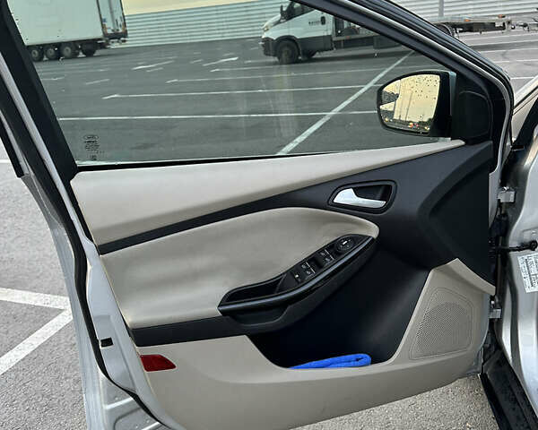 Серый Форд Фокус, объемом двигателя 0 л и пробегом 87 тыс. км за 8200 $, фото 16 на Automoto.ua