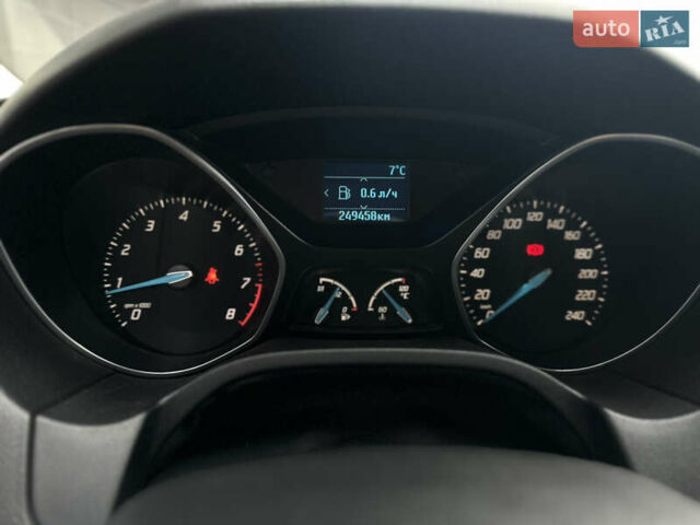 Сірий Форд Фокус, об'ємом двигуна 1.6 л та пробігом 249 тис. км за 7400 $, фото 12 на Automoto.ua