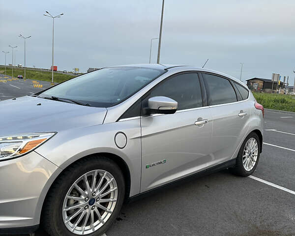 Сірий Форд Фокус, об'ємом двигуна 0 л та пробігом 87 тис. км за 8200 $, фото 3 на Automoto.ua