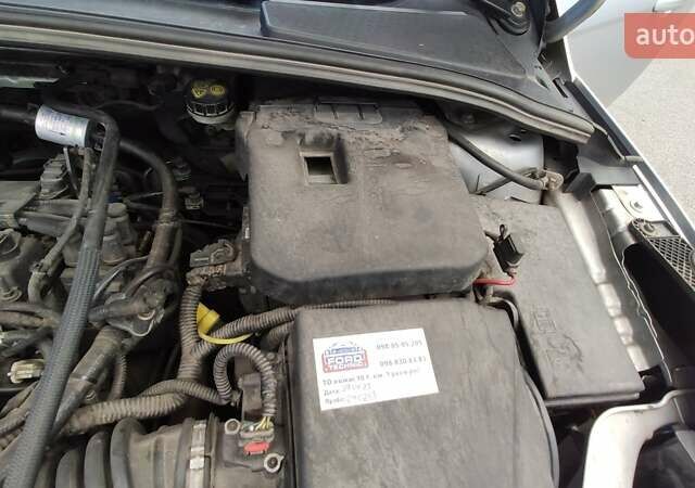 Сірий Форд Фокус, об'ємом двигуна 1.6 л та пробігом 249 тис. км за 6900 $, фото 84 на Automoto.ua