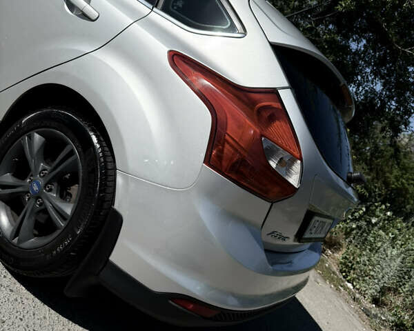 Сірий Форд Фокус, об'ємом двигуна 1.6 л та пробігом 239 тис. км за 8000 $, фото 7 на Automoto.ua