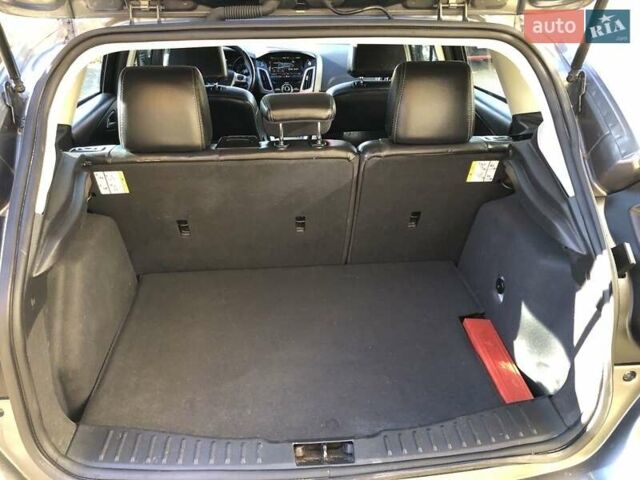 Серый Форд Фокус, объемом двигателя 2 л и пробегом 225 тыс. км за 5900 $, фото 18 на Automoto.ua